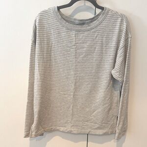 Vineyard Vines Light Gray and white striped Top